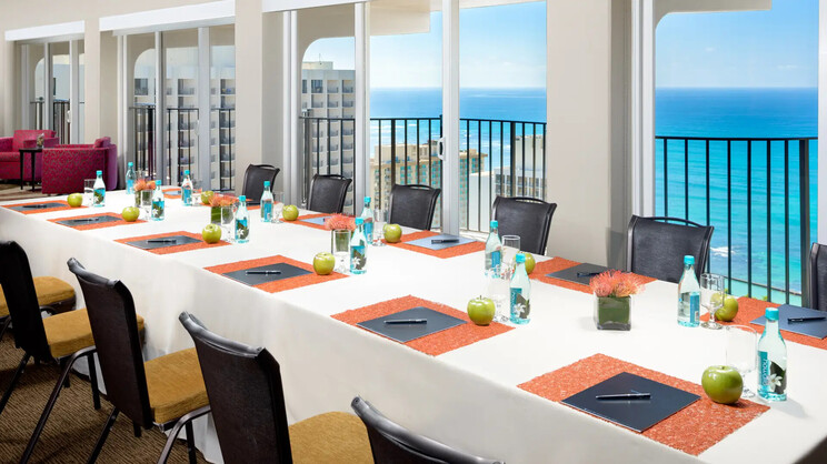 Hilton Waikiki Beach 